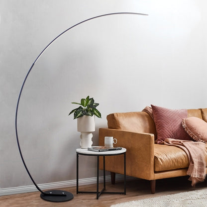Lampa podłogowa LED RGBW Curve z pilotem, 21 W