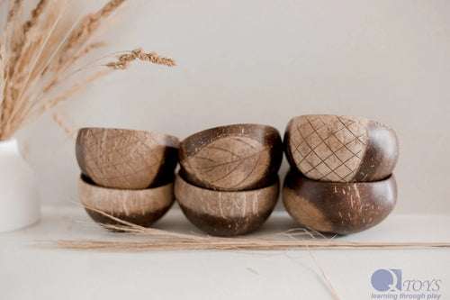 Patterned coconut shell bowls QToys, 6 pieces